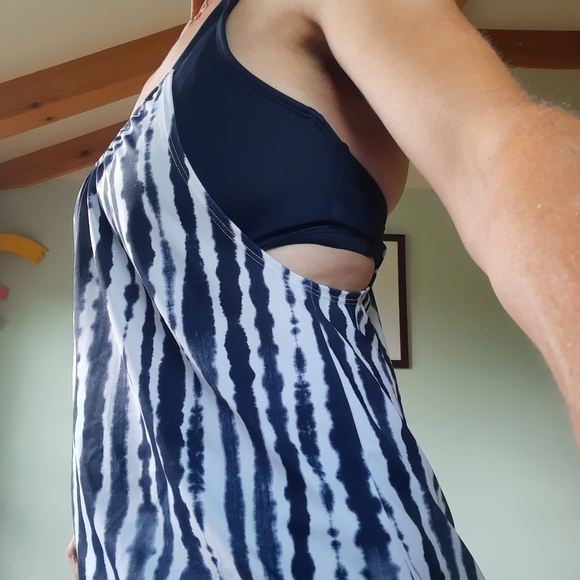 Athleta Swim Top 34D - Picture 5 of 6
